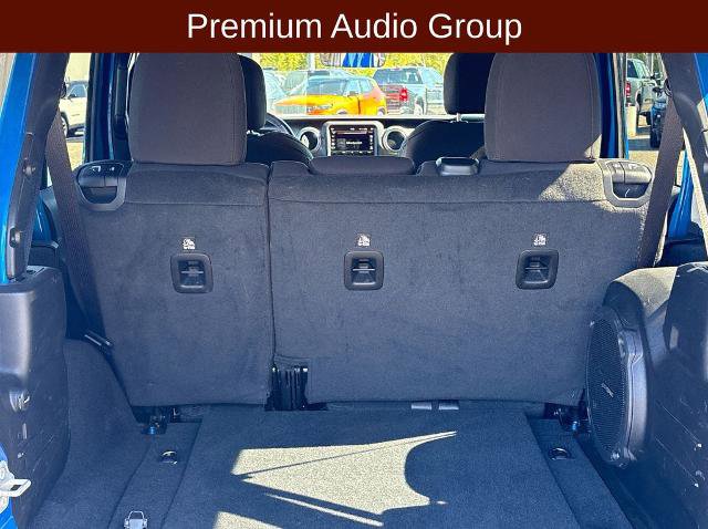 Used 2022 Jeep Wrangler Unlimited Sahara w/ Cold Weather Group AWD/4WD image 26