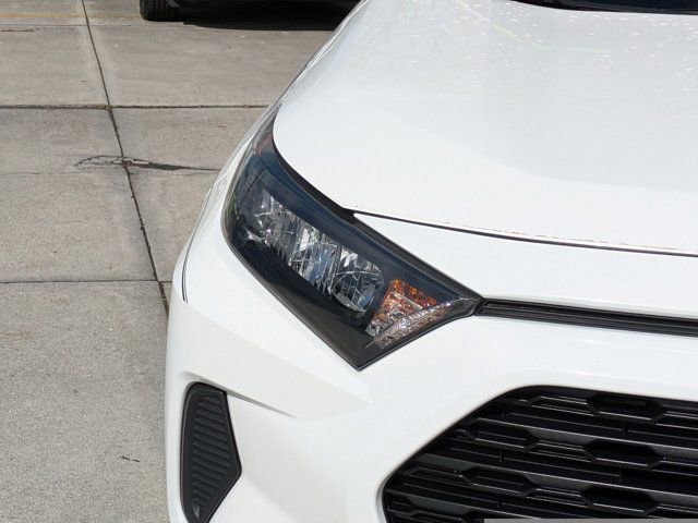 Used 2022 Toyota RAV4 LE image 10