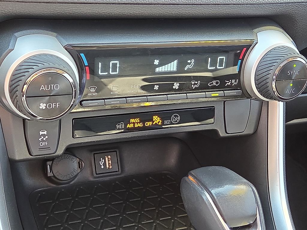 Used 2024 Toyota RAV4 XLE Premium AWD/4WD image 28