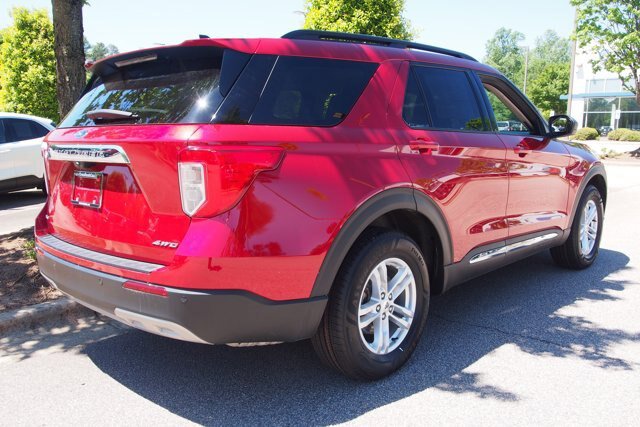 Certified 2023 Ford Explorer XLT w/ Equipment Group 202A AWD/4WD image 7