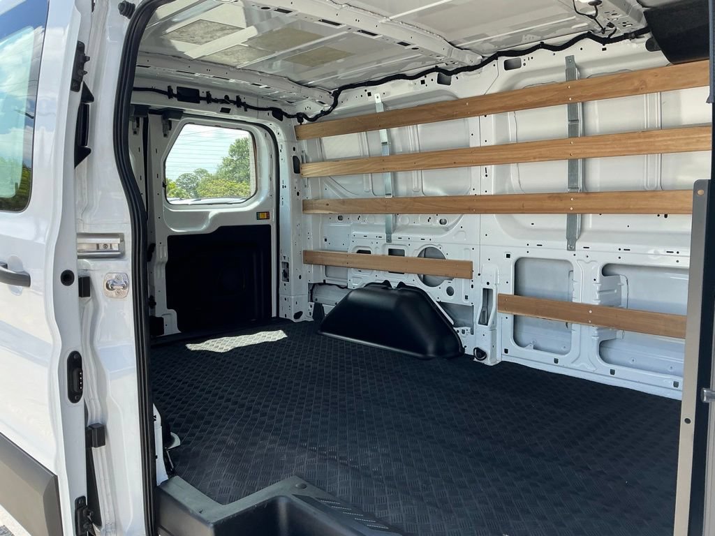 Certified 2025 Ford Transit 250 Low Roof w/ Exterior Upgrade Package RWD image 29