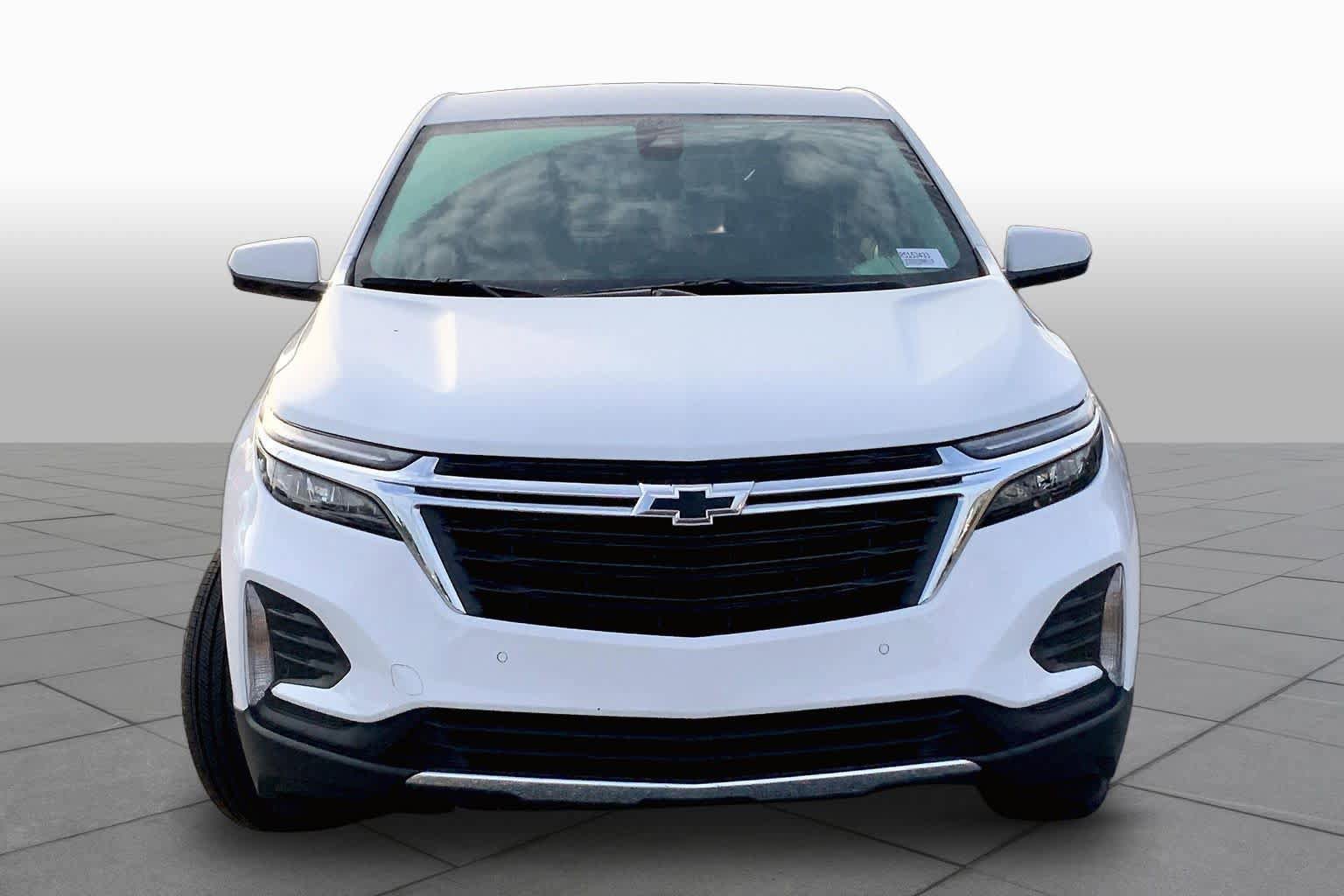 Used 2024 Chevrolet Equinox LT w/ LPO, Floor Liner Package FWD image 4