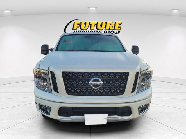 Used 2017 Nissan Titan PRO-4X image 4