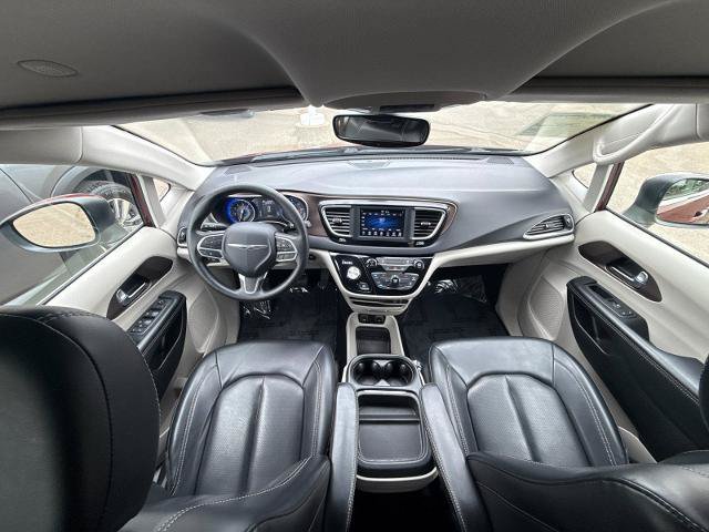 Used 2020 Chrysler Voyager Lxi FWD image 12