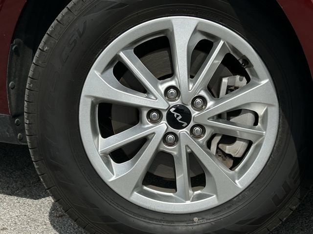 Used 2022 Kia Carnival LX image 10