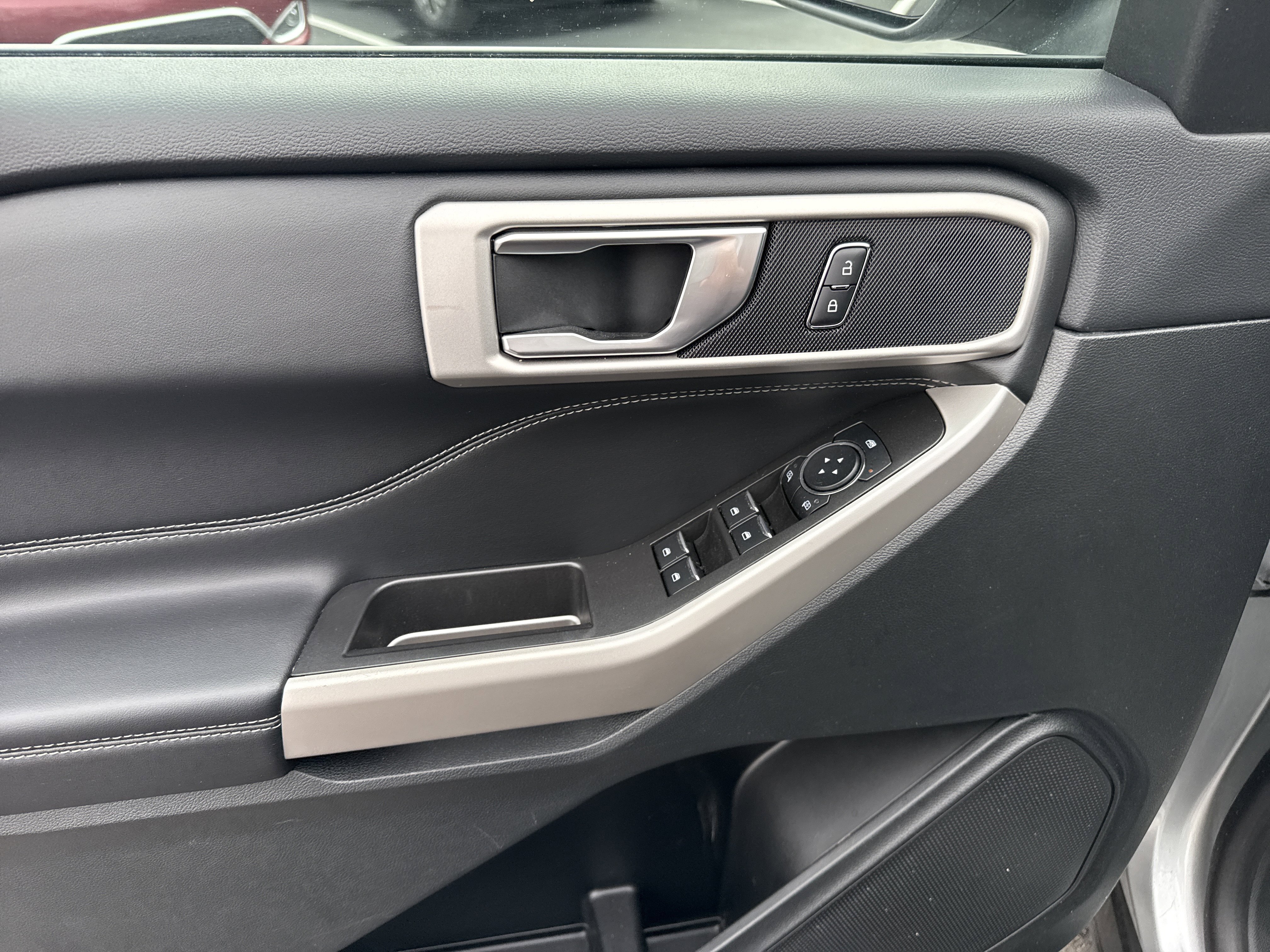 Certified 2024 Ford Explorer XLT AWD/4WD image 17