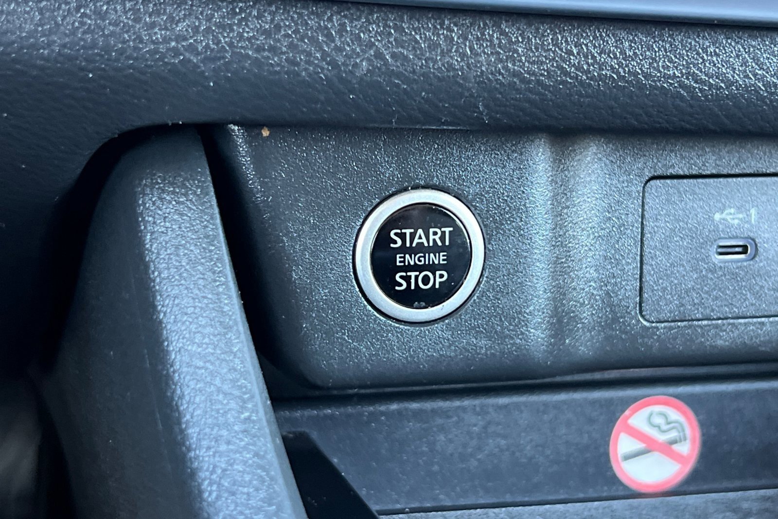 Used 2023 Nissan Rogue SV image 23