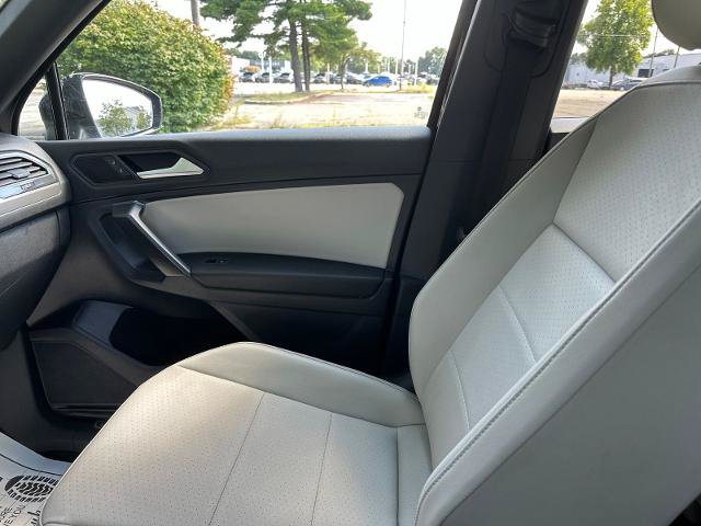 Used 2021 Volkswagen Tiguan SE R-Line AWD/4WD image 22