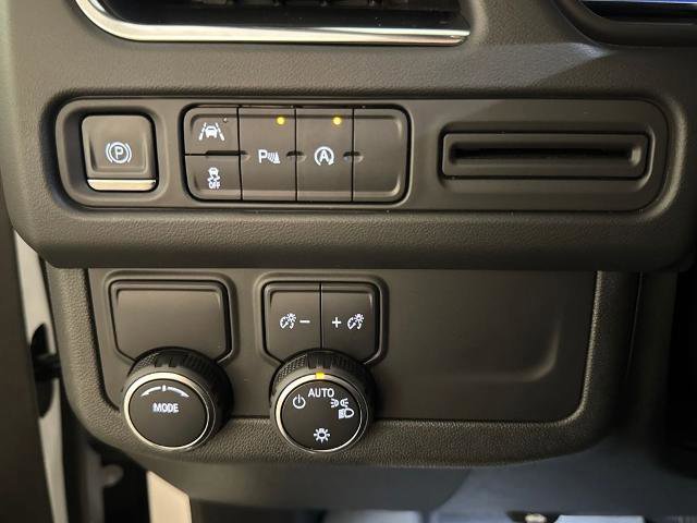 Used 2024 Chevrolet Suburban Premier image 19