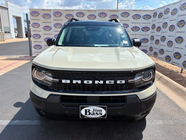 Certified 2025 Ford Bronco Sport Outer Banks w/ Outer Banks Tech Package+ AWD/4WD image 3