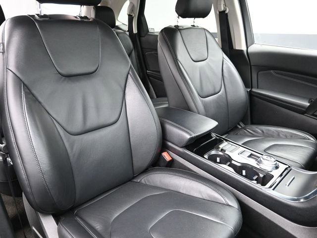Certified 2019 Ford Edge Titanium w/ Cold Weather Package AWD/4WD image 30