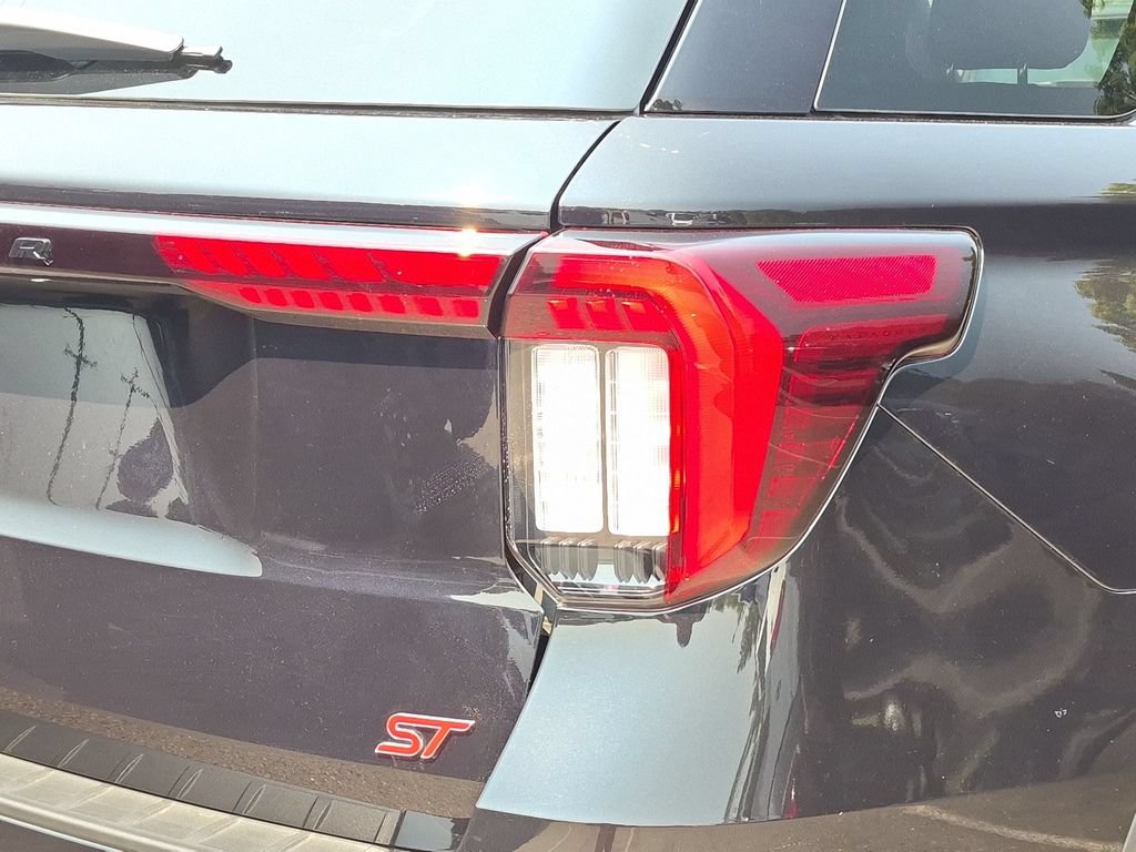 Certified 2025 Ford Explorer ST AWD/4WD image 13