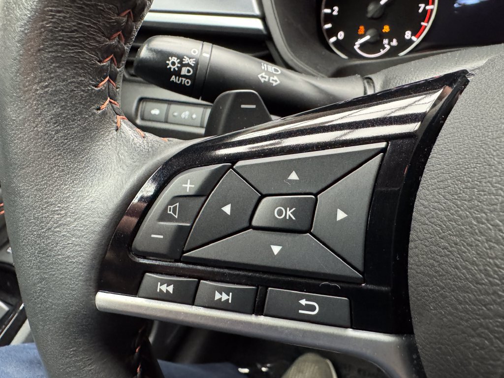 Used 2023 Nissan Altima 2.5 SR FWD image 14