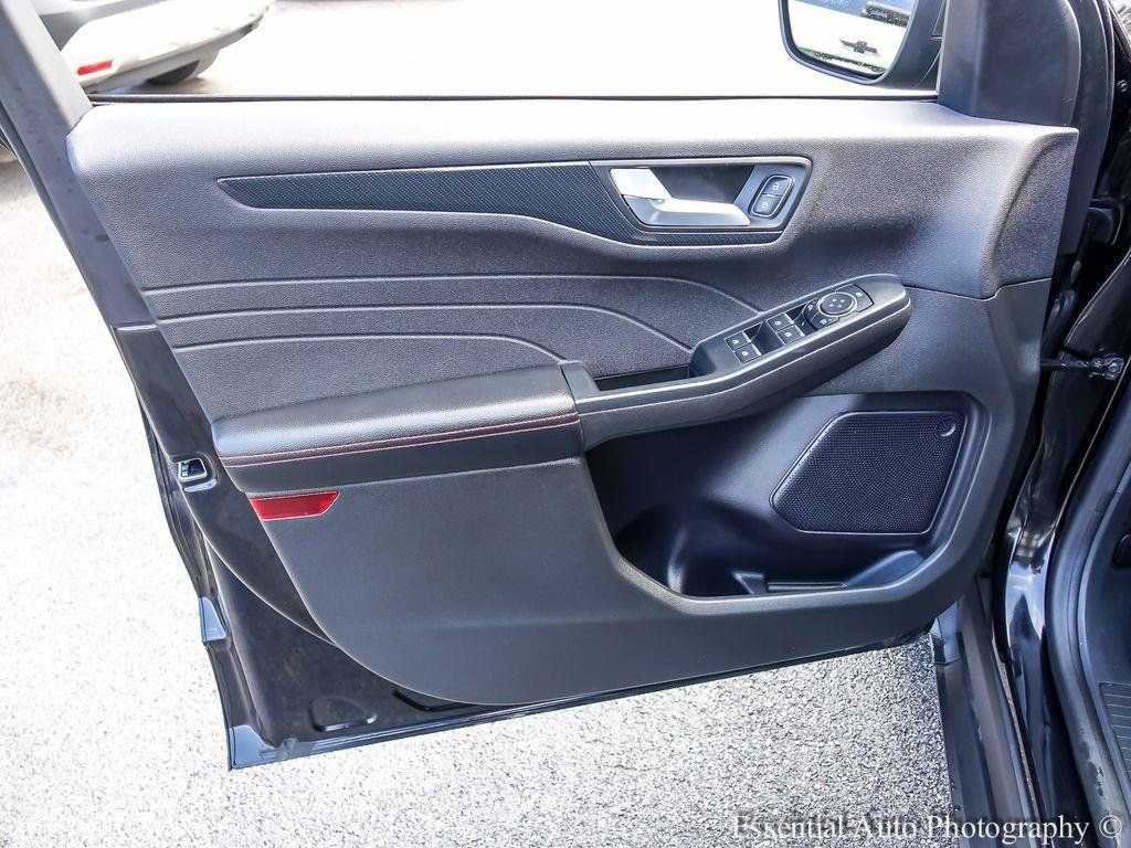 Certified 2023 Ford Escape ST-Line w/ Tech Pack #1 AWD/4WD image 21