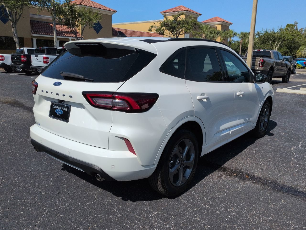 Certified 2023 Ford Escape ST-Line w/ Tech Pack #1 FWD image 3