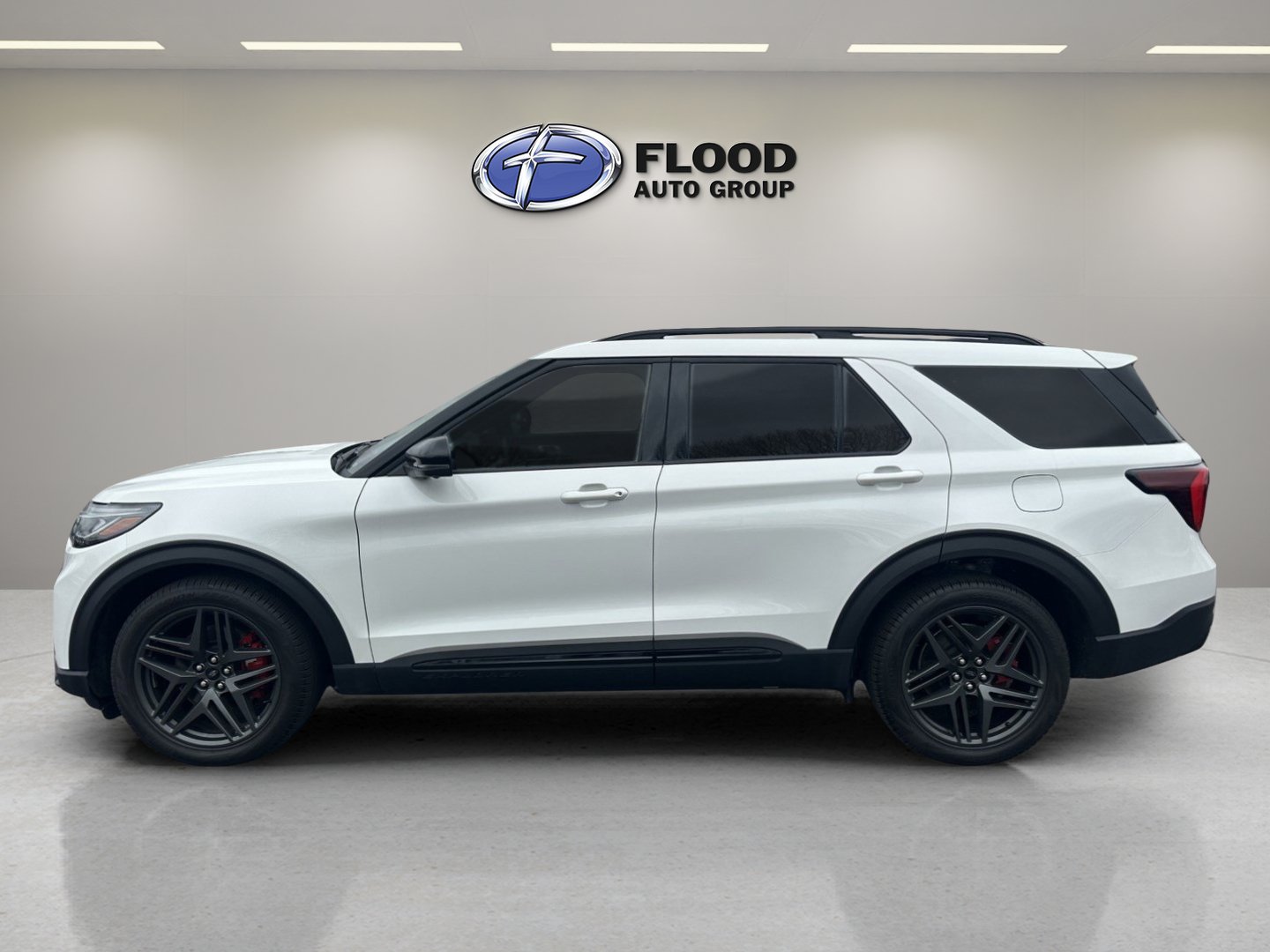 Certified 2025 Ford Explorer ST AWD/4WD image 4