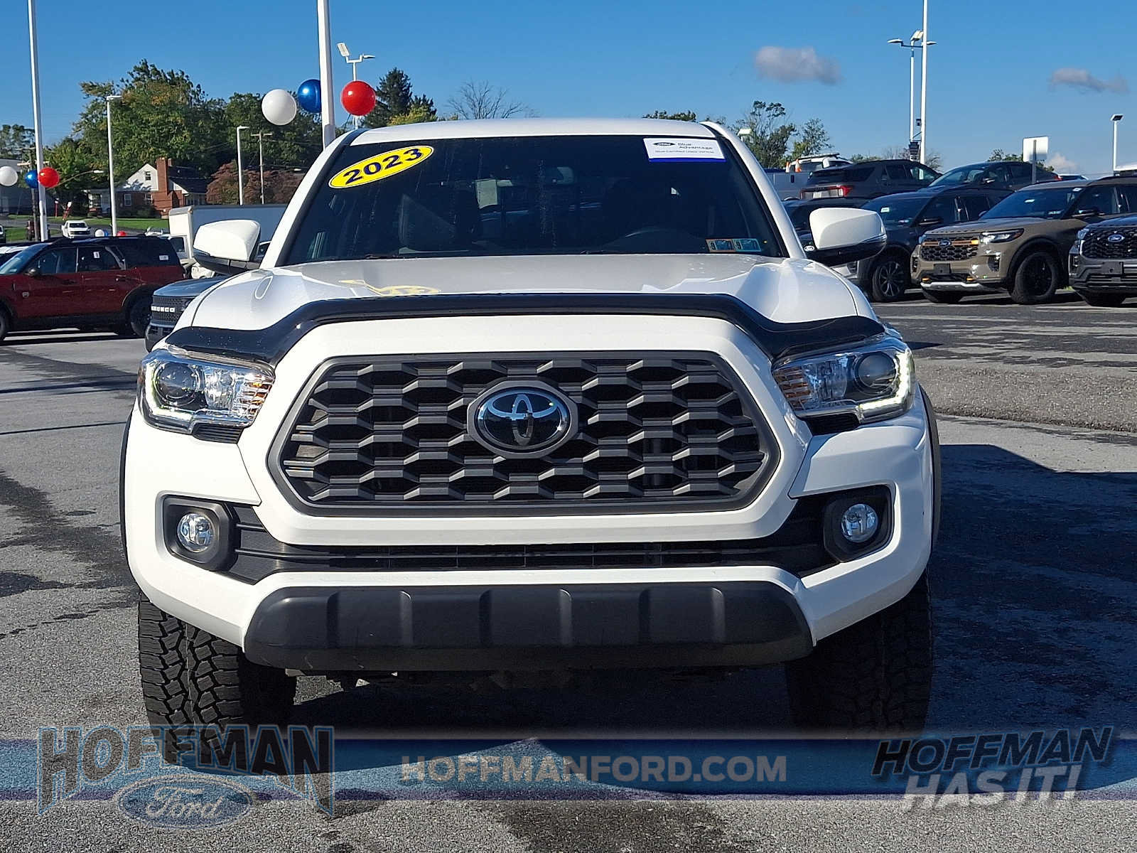 Used 2023 Toyota Tacoma TRD Off-Road w/ Technology Package AWD/4WD image 2