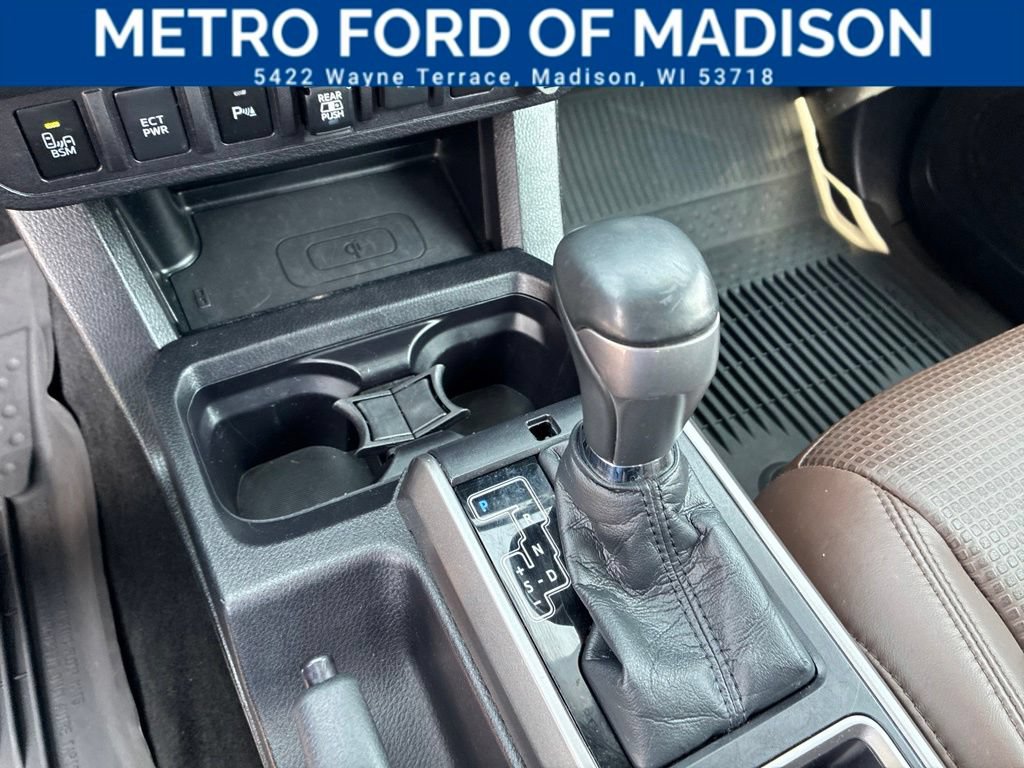 Used 2021 Toyota Tacoma Limited AWD/4WD image 23