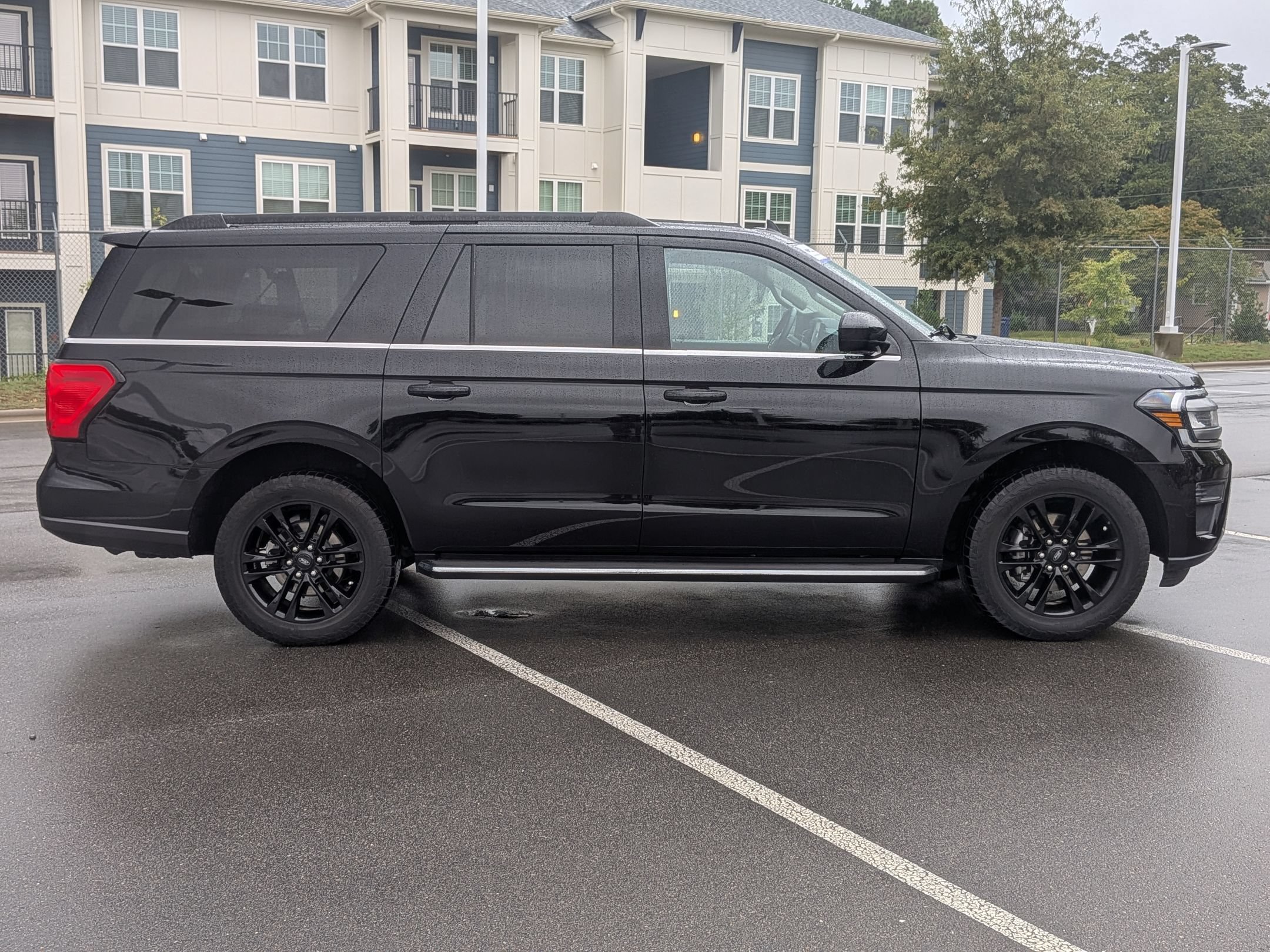 Certified 2023 Ford Expedition Max XLT RWD image 3