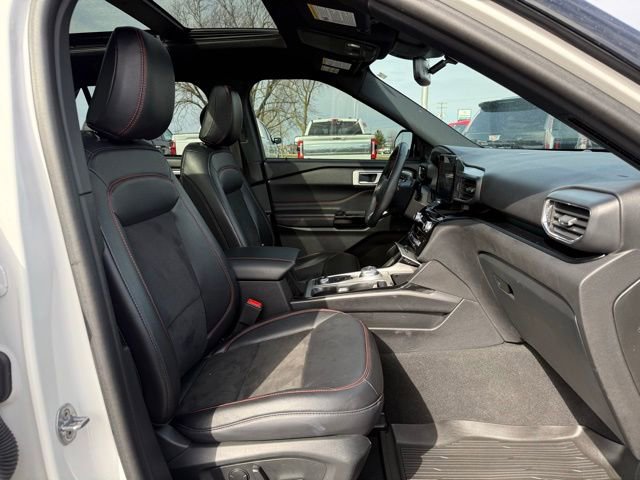 Certified 2024 Ford Explorer ST-Line w/ Class IV Trailer Tow Package image 19