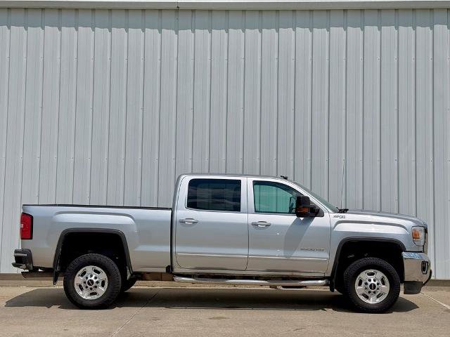 Used 2017 GMC Sierra 2500 SLE w/ Suspension Package, Off-Road AWD/4WD image 7