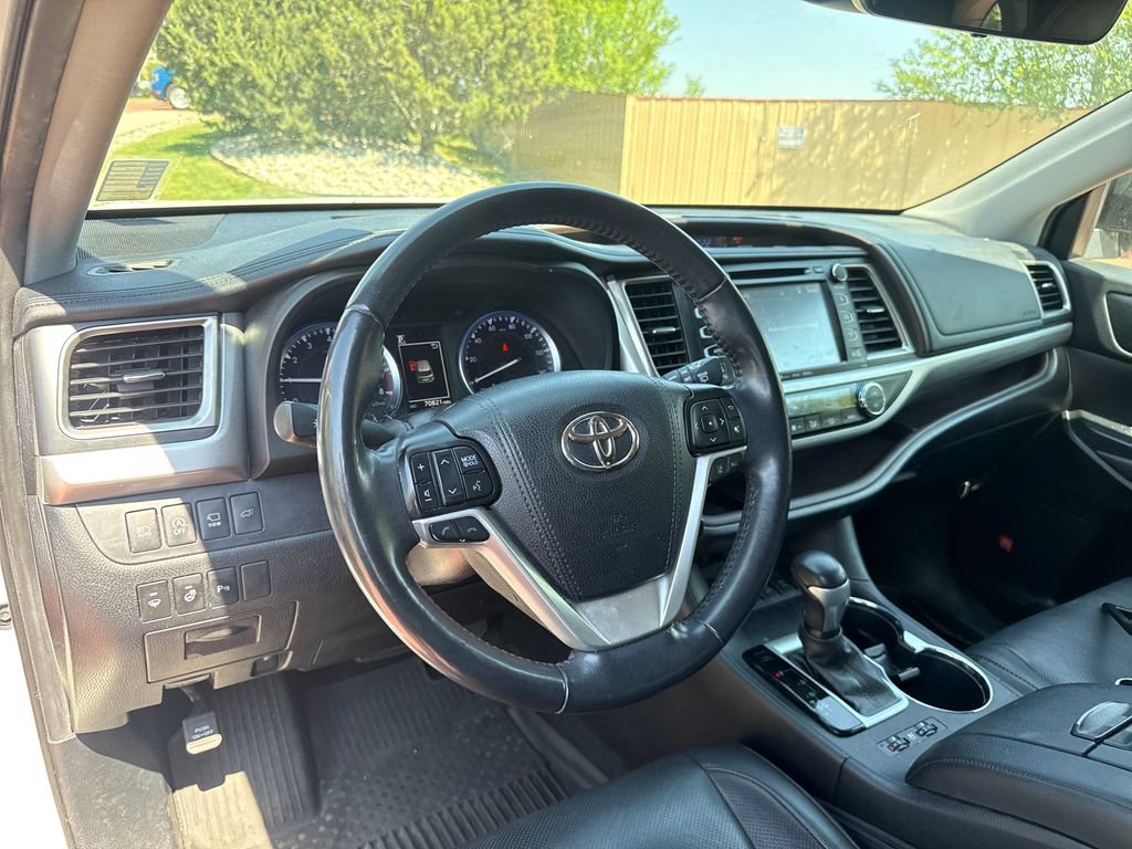 Used 2019 Toyota Highlander Limited Platinum AWD/4WD image 14