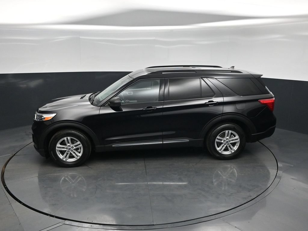 Certified 2023 Ford Explorer XLT w/ Equipment Group 202A RWD image 39