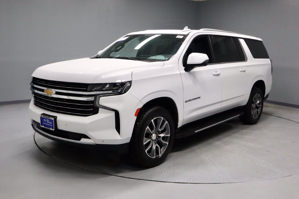 Used 2024 Chevrolet Suburban LT w/ LT Signature Plus Package AWD/4WD image 7