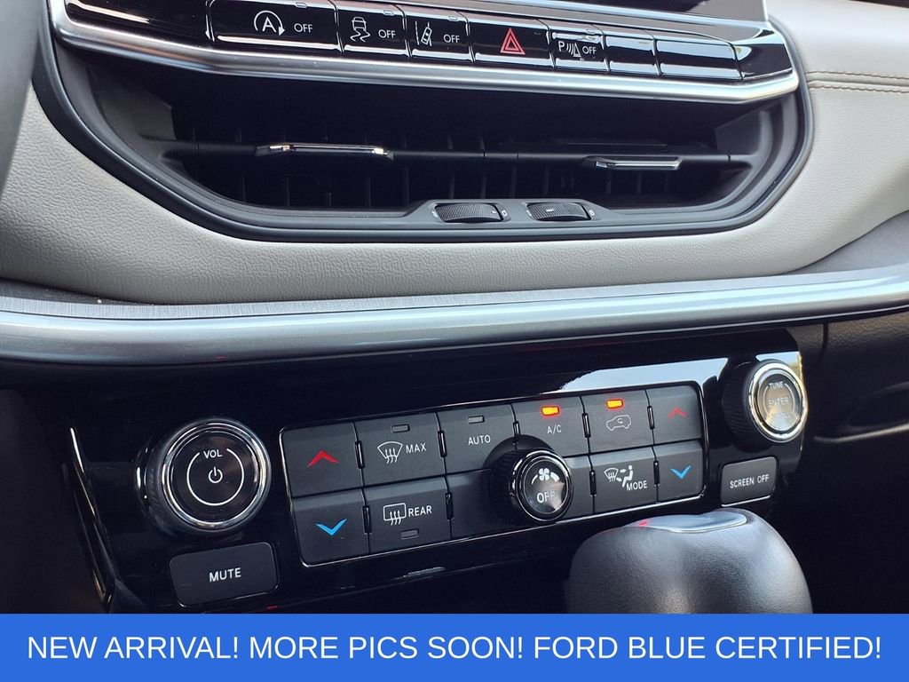 Used 2025 Jeep Compass Limited AWD/4WD image 12