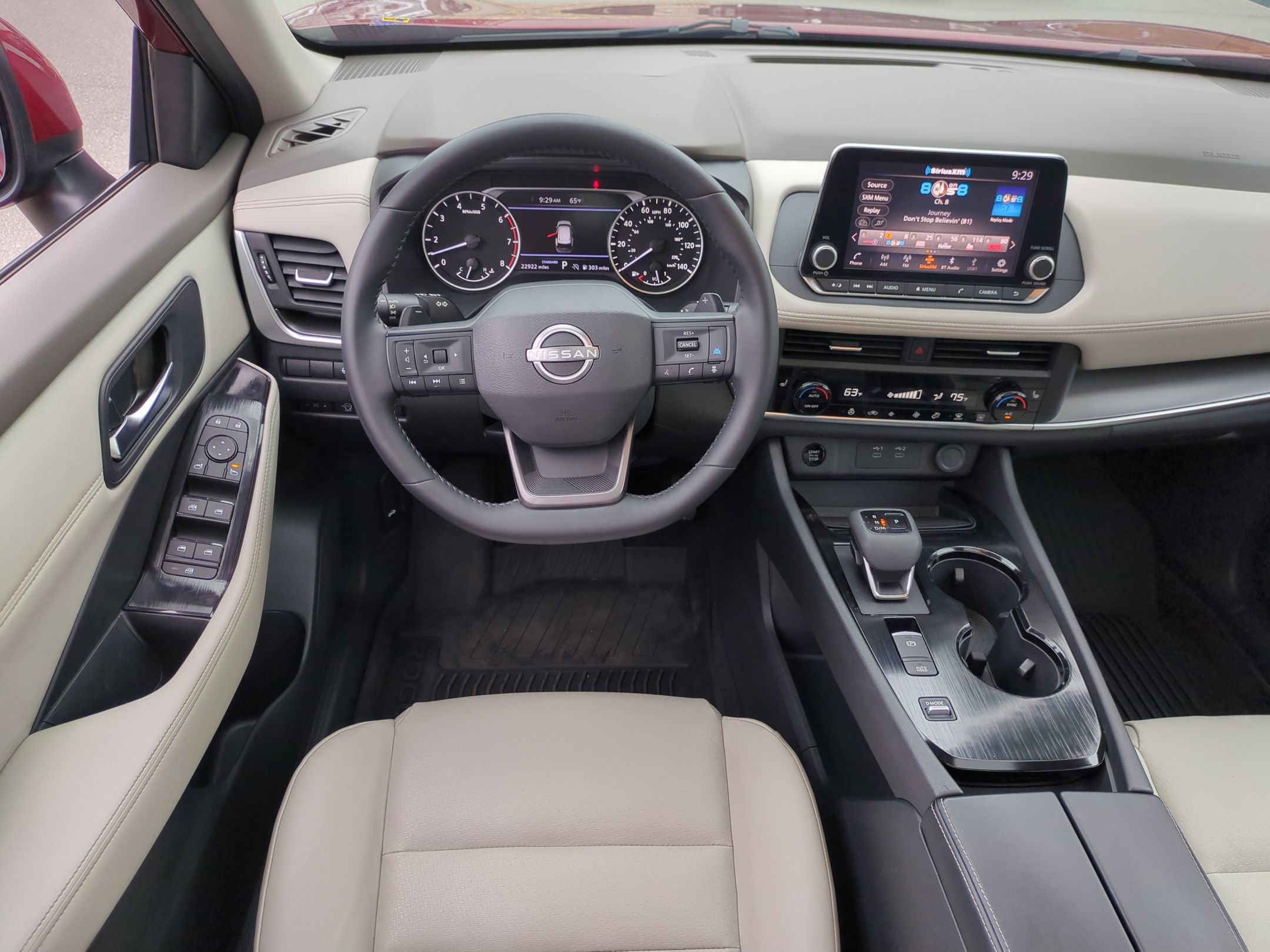Used 2025 Nissan Rogue SV w/ SV Premium Package FWD image 33
