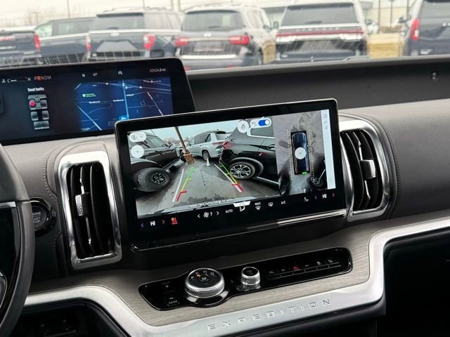 Certified 2025 Ford Expedition Platinum image 19