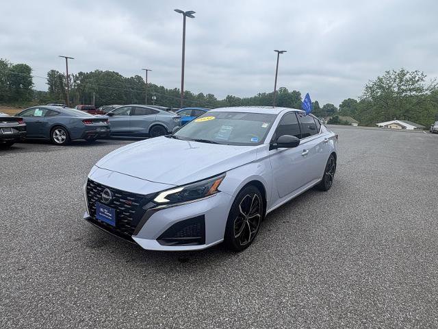 Used 2024 Nissan Altima 2.5 SR w/ SR Premium Package FWD image 7