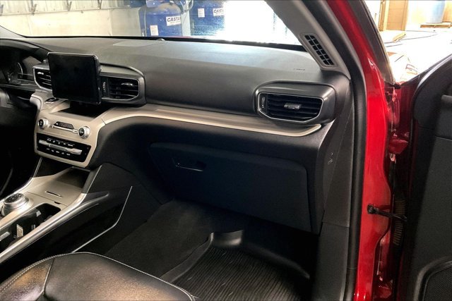 Certified 2023 Ford Explorer XLT w/ Equipment Group 202A AWD/4WD image 19