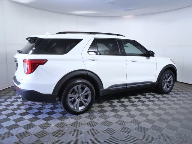 Certified 2022 Ford Explorer XLT w/ Equipment Group 202A AWD/4WD image 8