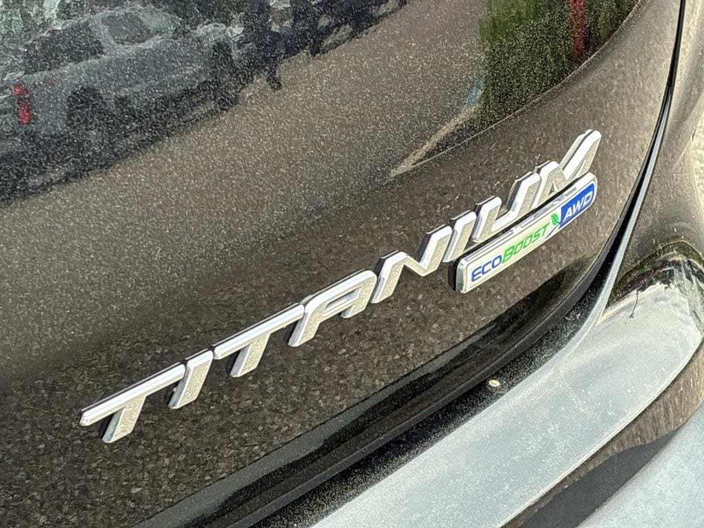 Certified 2019 Ford Edge Titanium w/ Equipment Group 301A AWD/4WD image 12
