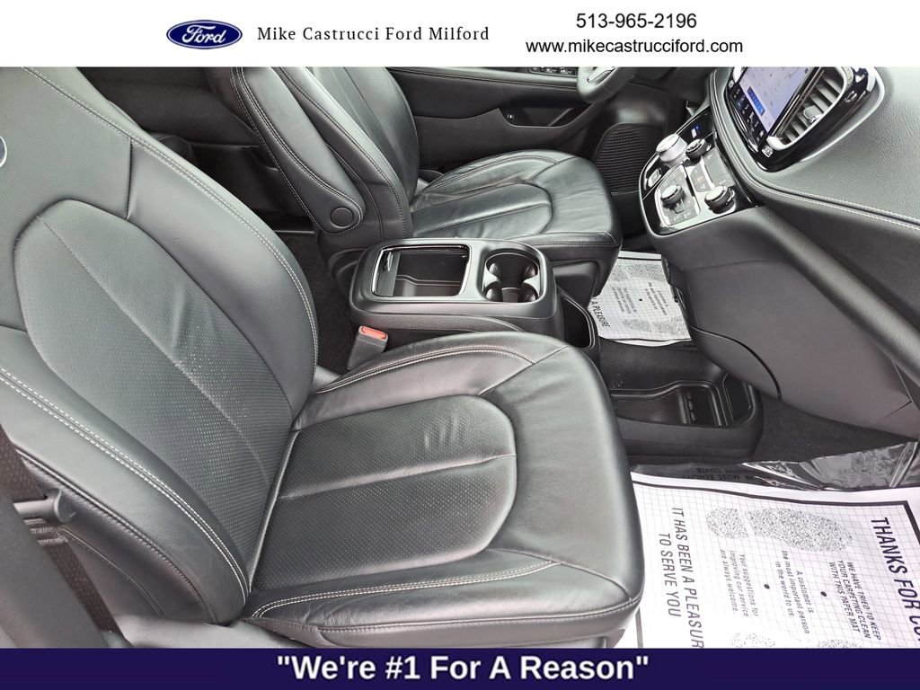 Used 2022 Chrysler Pacifica Touring-L w/ S Appearance Package image 24