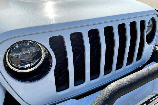 Used 2022 Jeep Gladiator Overland image 34