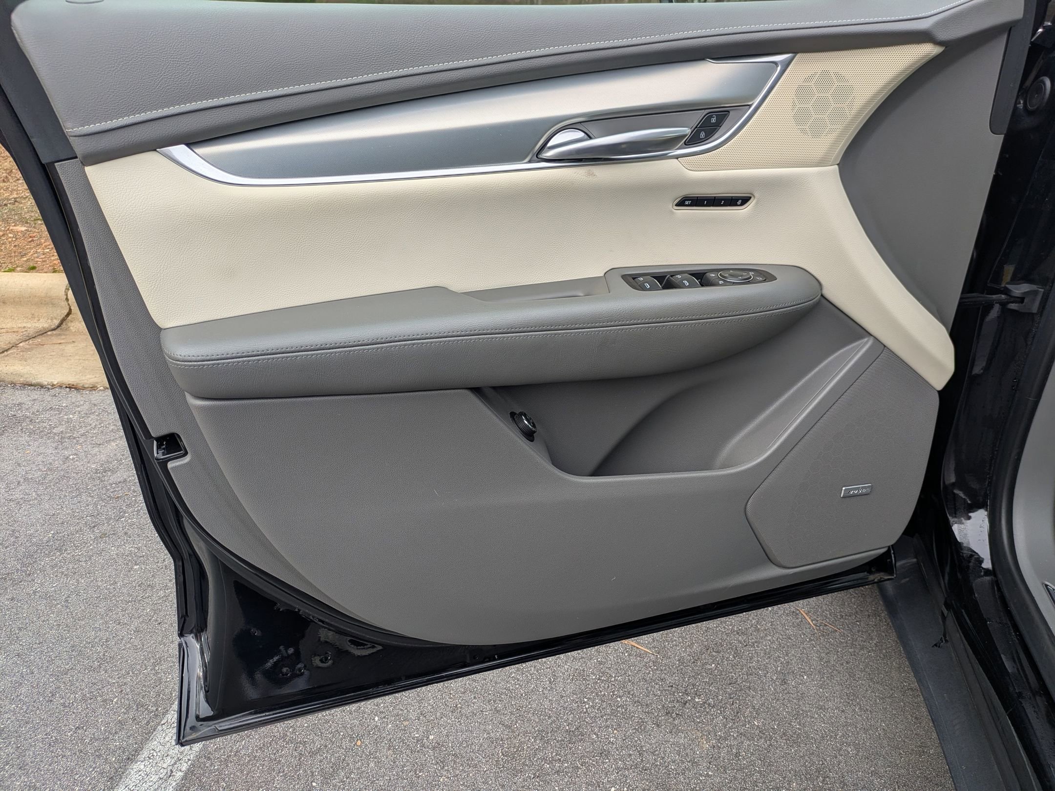 Used 2019 Cadillac XT5 Premium Luxury w/ Driver Assist Package image 10