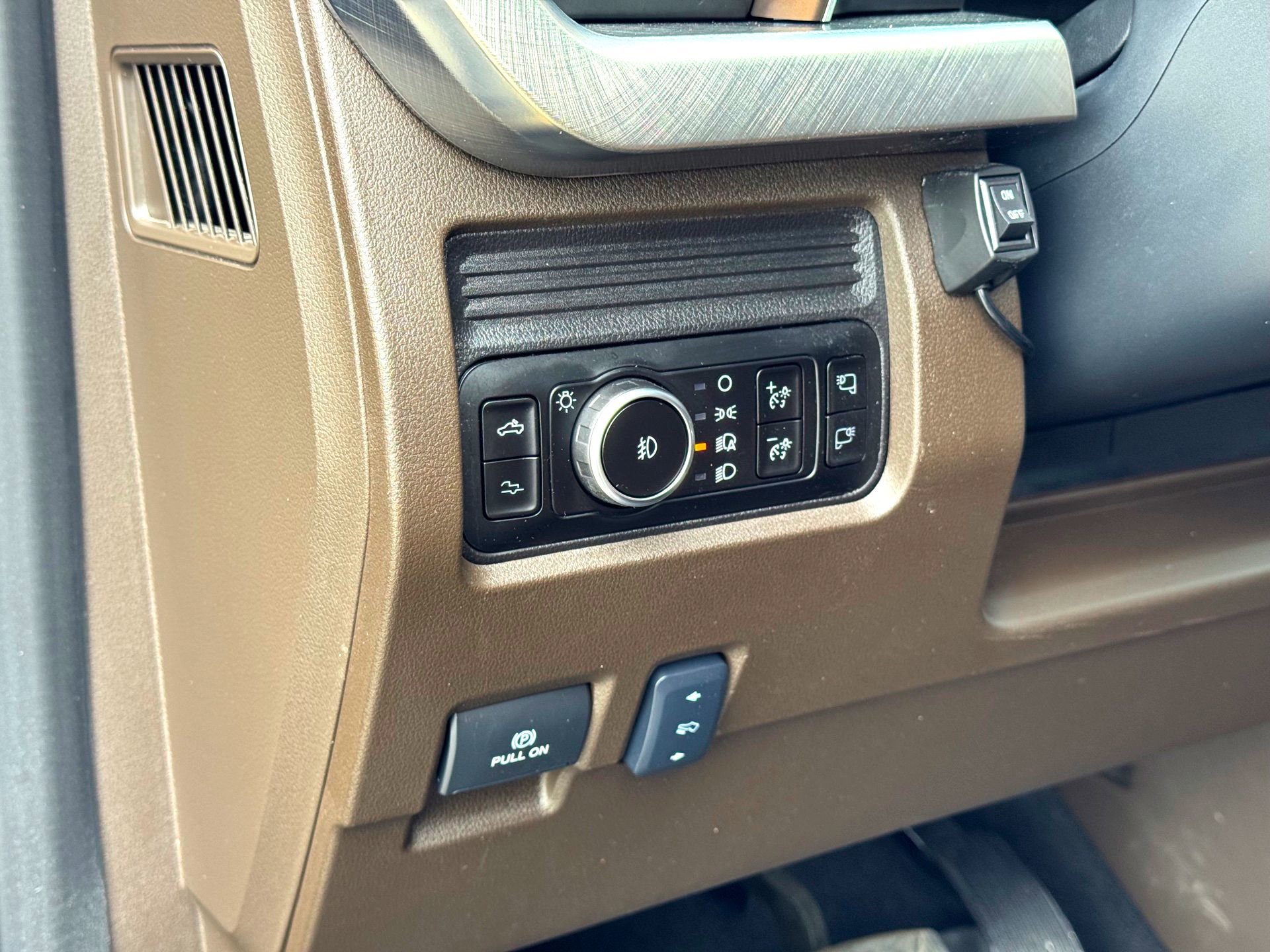 Certified 2026 Ford F250 King Ranch w/ Tremor Off-Road Package AWD/4WD image 15
