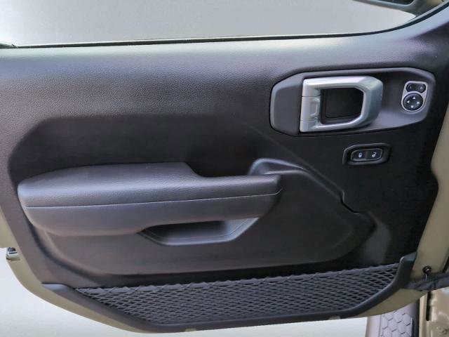 Used 2025 Jeep Wrangler Sport AWD/4WD image 16