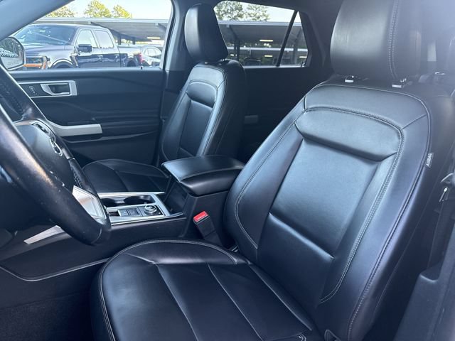 Certified 2021 Ford Explorer XLT w/ Equipment Group 202A AWD/4WD image 11