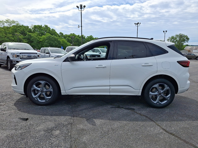 Certified 2024 Ford Escape ST-Line w/ Tech Pack #1 AWD/4WD image 4