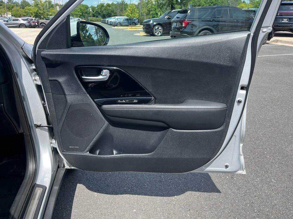 Used 2020 Kia Niro EX Premium FWD image 20
