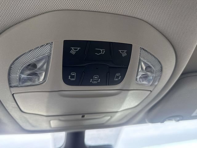 Used 2024 Chrysler Pacifica Touring-L FWD image 32
