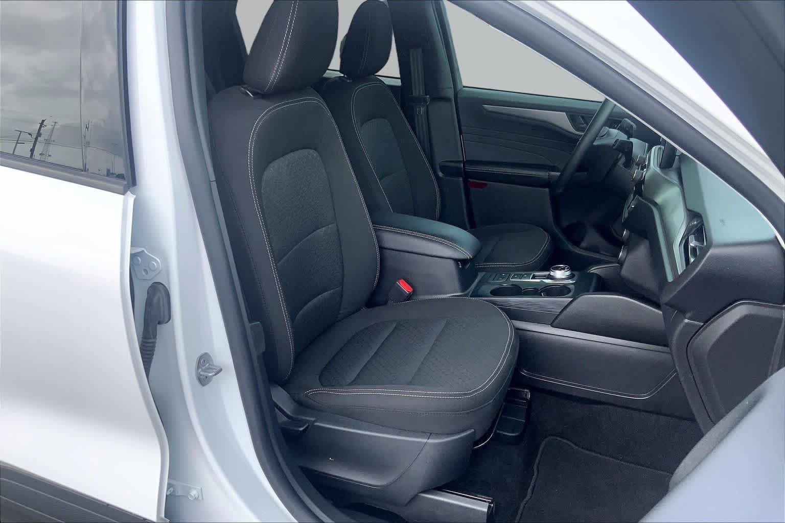 Certified 2025 Ford Escape Active FWD image 9