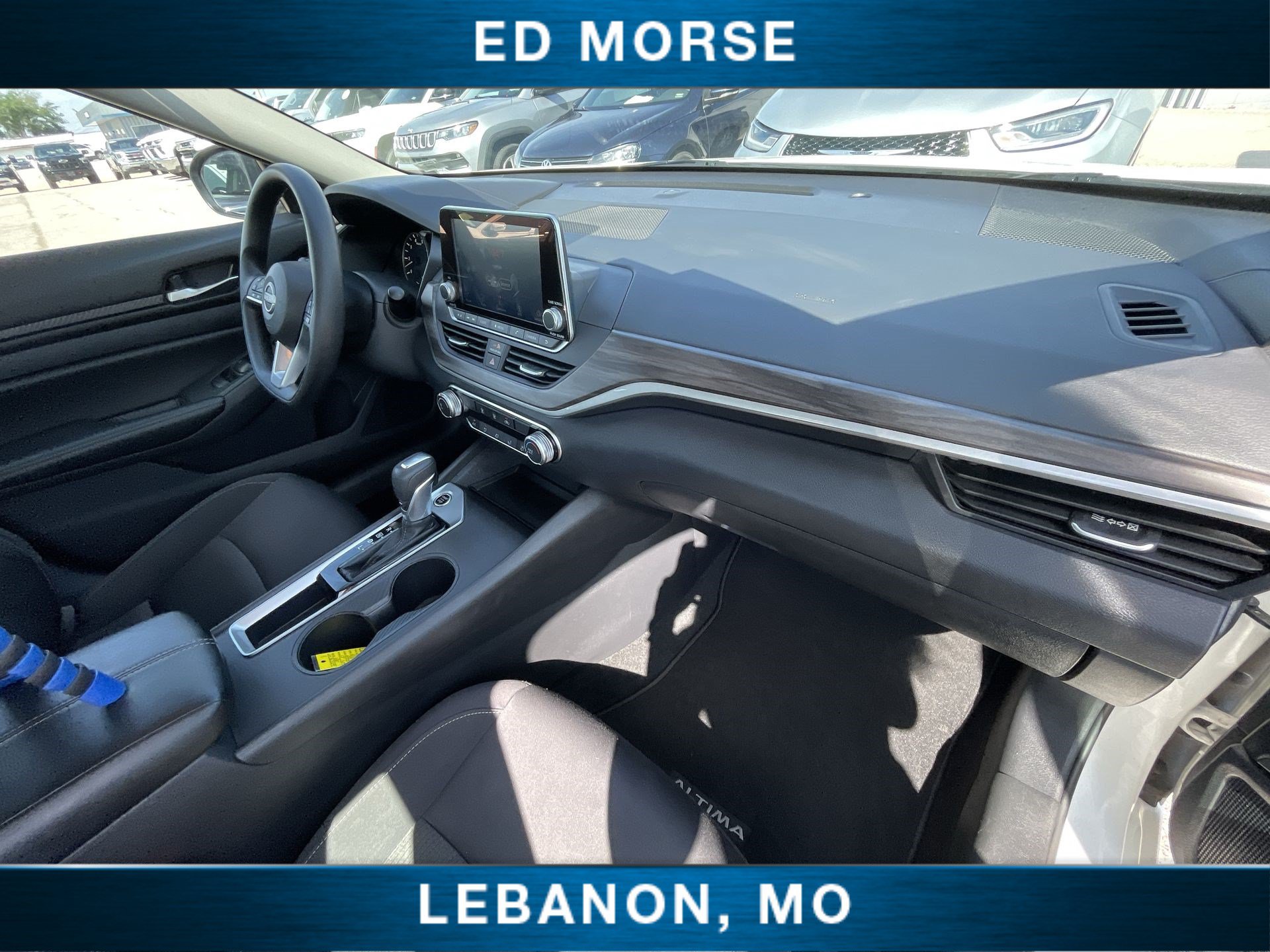 Used 2025 Nissan Altima 2.5 SV FWD image 26