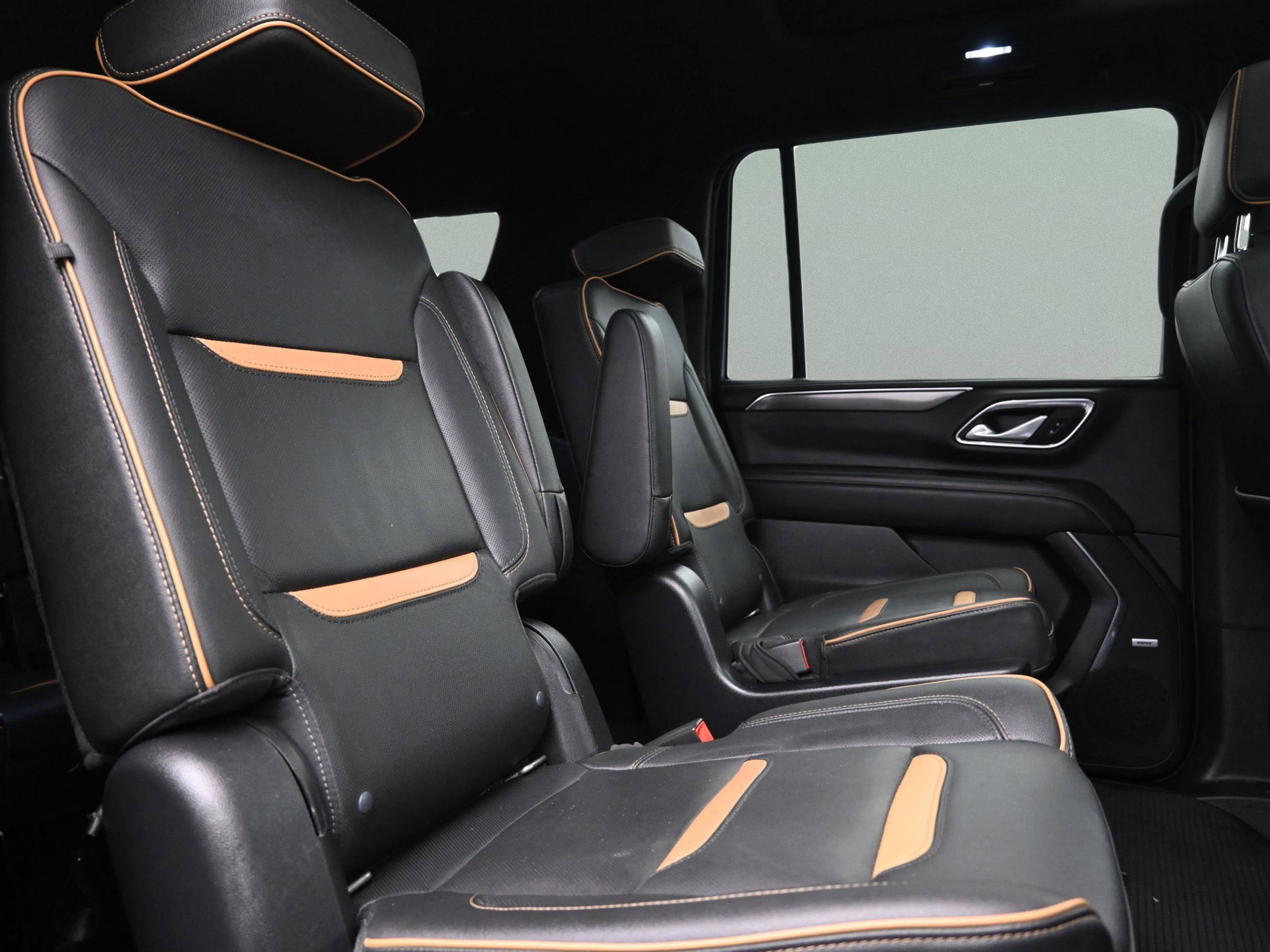 Used 2022 GMC Yukon XL AT4 image 34