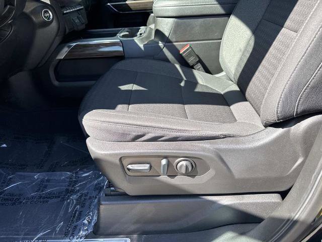 Used 2022 Chevrolet Silverado 1500 LT Trail Boss w/ LPO, Dark Essentials Package image 15