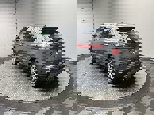 Certified 2024 Ford Edge Titanium image 3