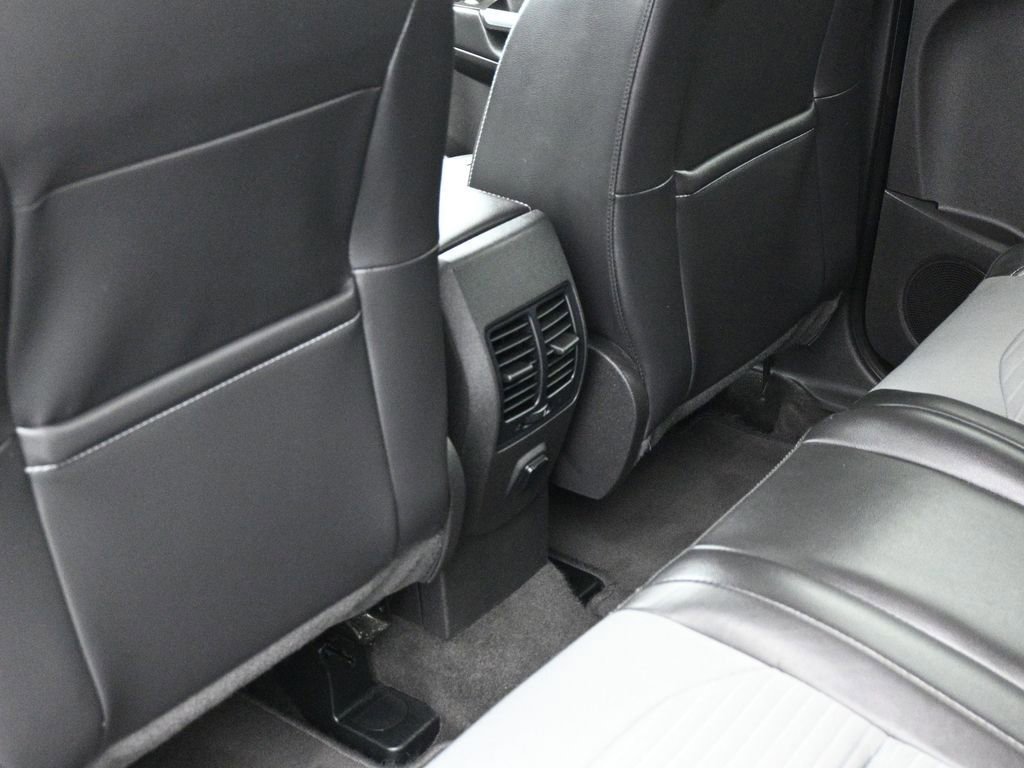 Certified 2019 Ford Escape SE image 48